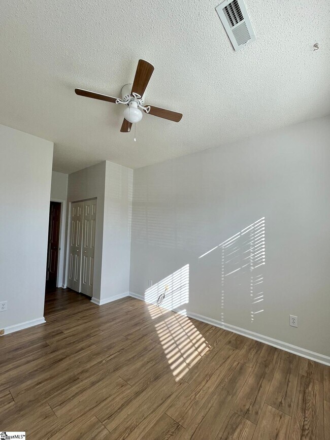 Building Photo - 16 Chablis Ct
