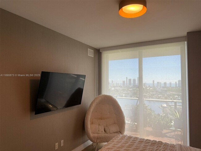 Building Photo - 16385 Biscayne Blvd