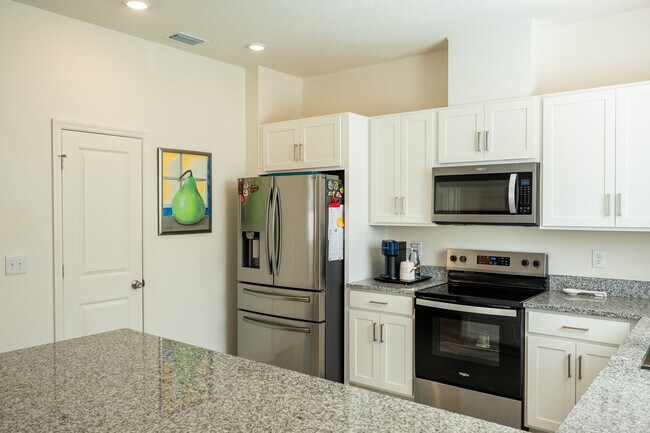 Building Photo - 3198 Sanctuary Dr