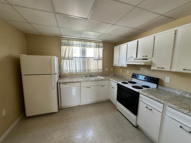 Building Photo - 2641 1/2 Collis Ave