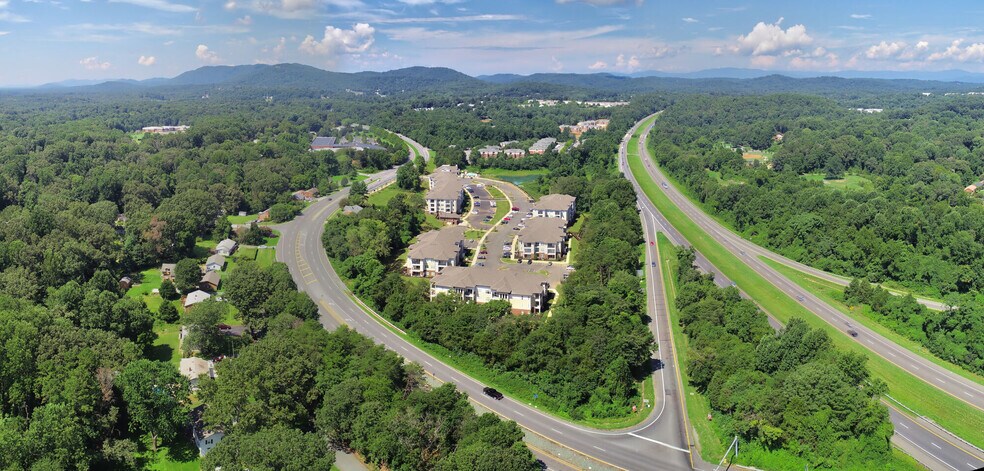 Primary Photo - 5th Street Place