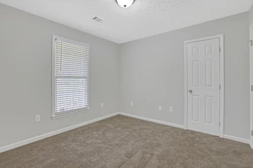 Building Photo - 24 Holly Creek Dr