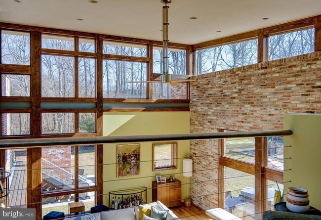 Building Photo - 1127 Winding Dr