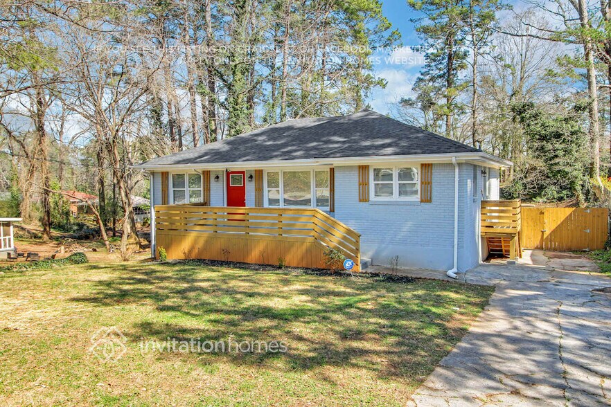 Building Photo - 2122 Holly Hill Dr