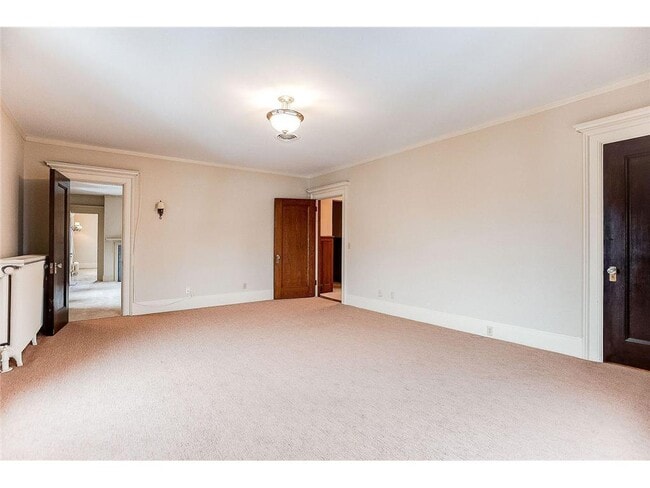 Building Photo - 808 Summit Ave