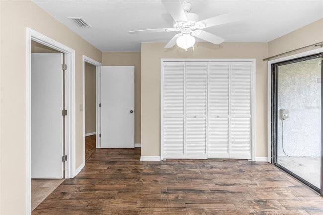 Building Photo - 510 Spoonbill Ct