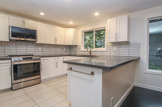 Building Photo - 19547 53rd Ave NE