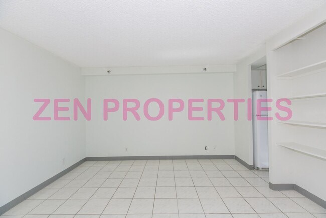 Building Photo - a 2 bdrm, 2 bath unit with 2 prkg at Fairway House for rent