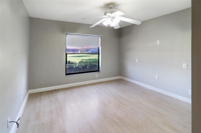 Building Photo - 11310 Lake Tree Ct