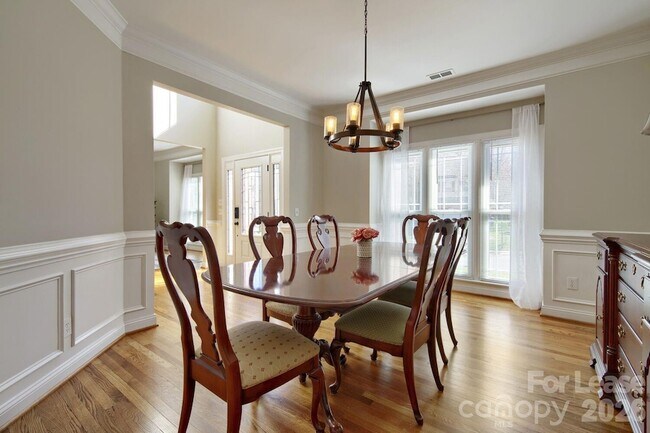 Building Photo - 6520 Red Maple Dr