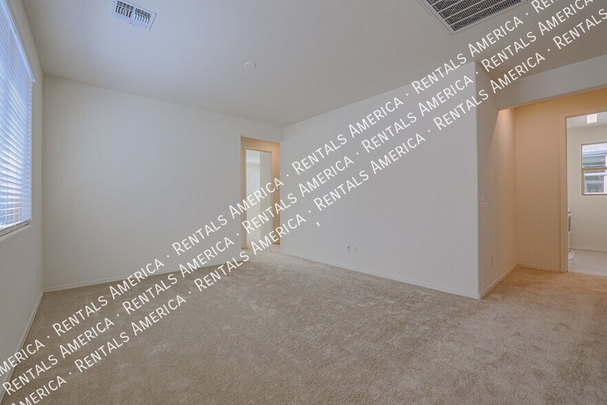 Building Photo - 10036 E Tiburon Ave