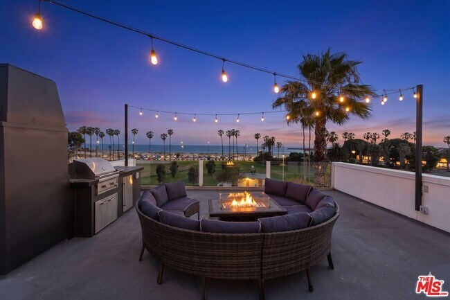 Building Photo - 6730 Esplanade St