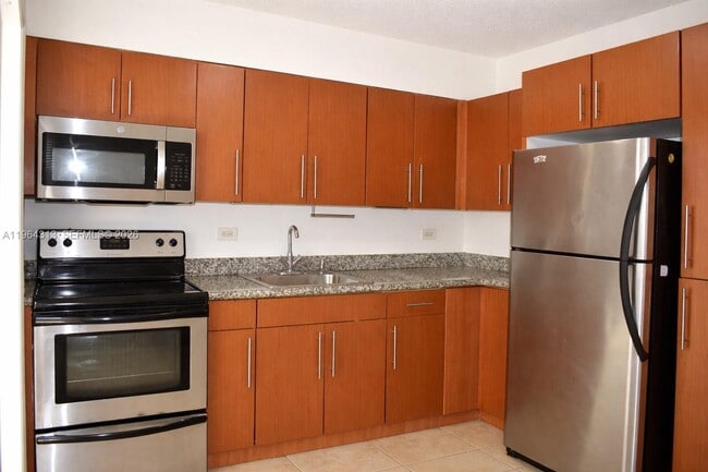 Building Photo - 932 Moffett St