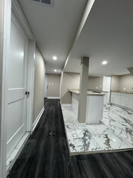 Building Photo - 2704 W 15th Ave