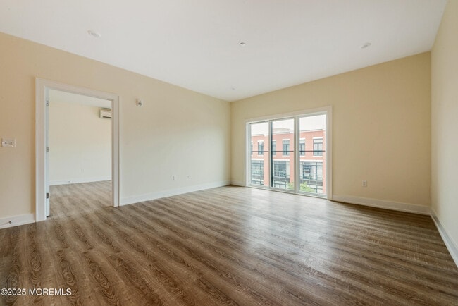 Building Photo - 700 Bangs Ave