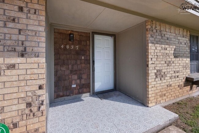 Building Photo - 4837 Colleen Dr