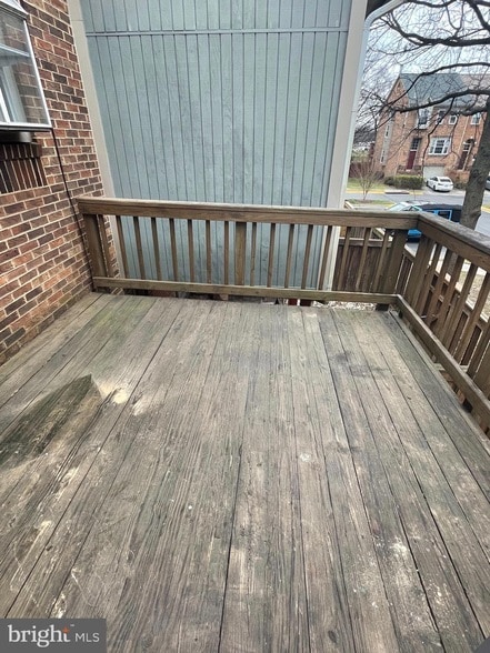 Building Photo - 8012 Merry Oaks Ct