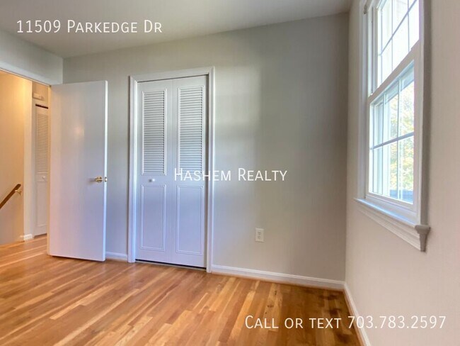Building Photo - 11509 Parkedge Dr