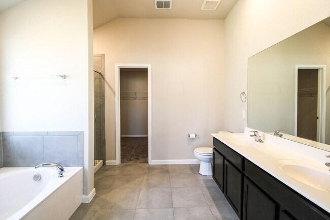 Building Photo - 7043 Diamond Vly