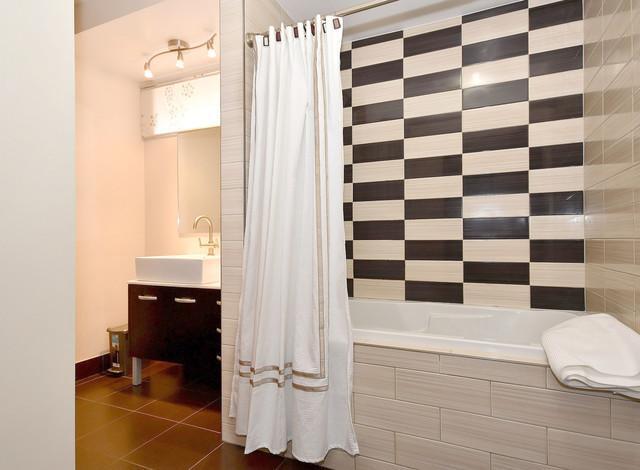 Building Photo - 2635 Maple St