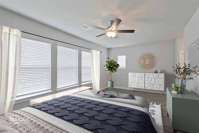 Building Photo - 335 Huisache St