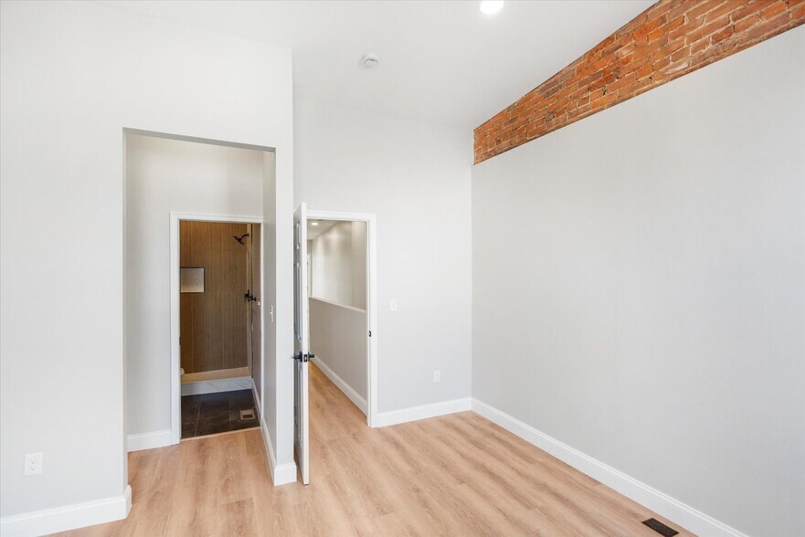 Building Photo - 1415 E Lanvale St