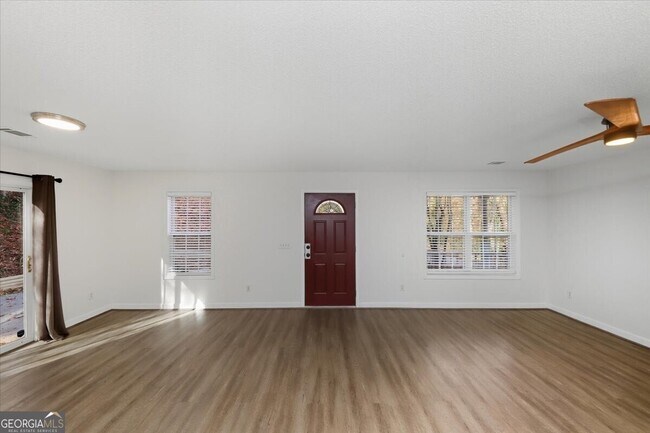 Building Photo - 2515 Lakeview Trail