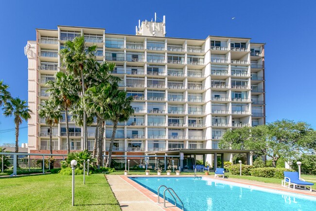 Building Photo - 4600 Ocean Dr