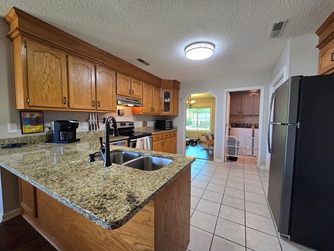 Building Photo - 1115 Fallingwater Ln