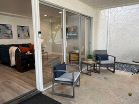 Building Photo - 1143 E Sandpiper Dr