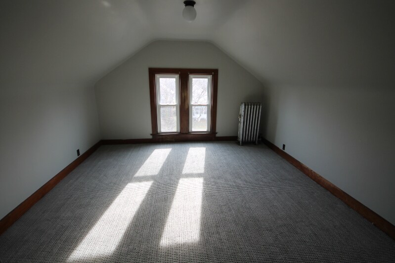 Building Photo - 609 Fry St