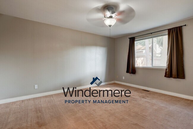 Building Photo - 3 Bedroom/2 Bath with garage home (Pet Neg...