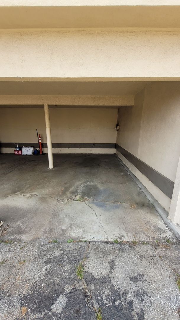 Building Photo - Upstairs Vacancy in West La Habra!