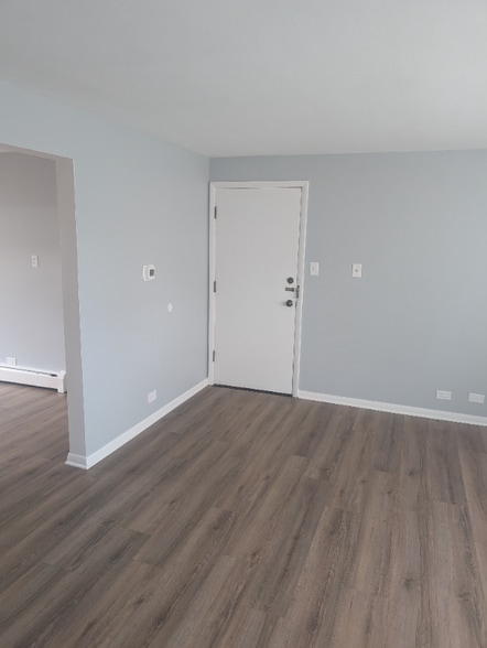 Building Photo - 3205 W 97th St