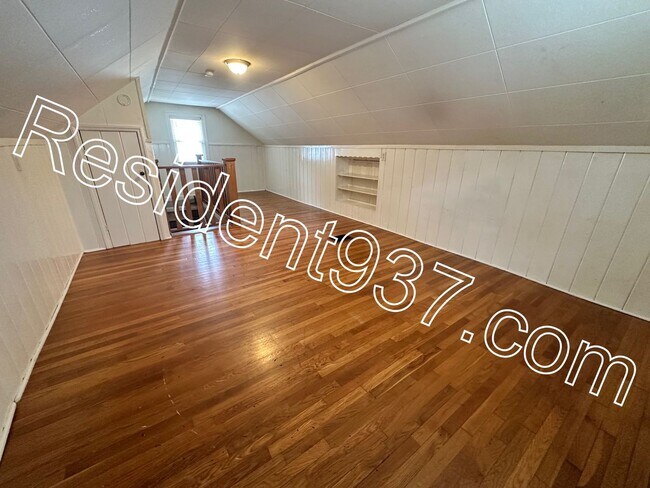 Building Photo - 3 Bed 1 Bath Home