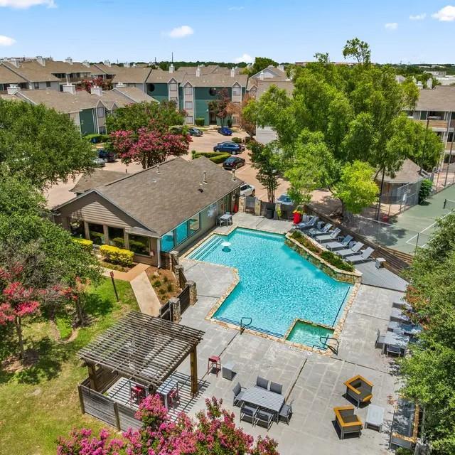 Building Photo - 13005 Heinemann Dr