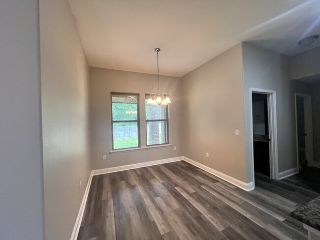 Building Photo - 3020 Crown Creek Cir