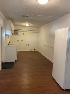 Building Photo - Main House