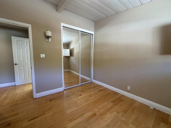 Building Photo - 2350 Rosewood Dr