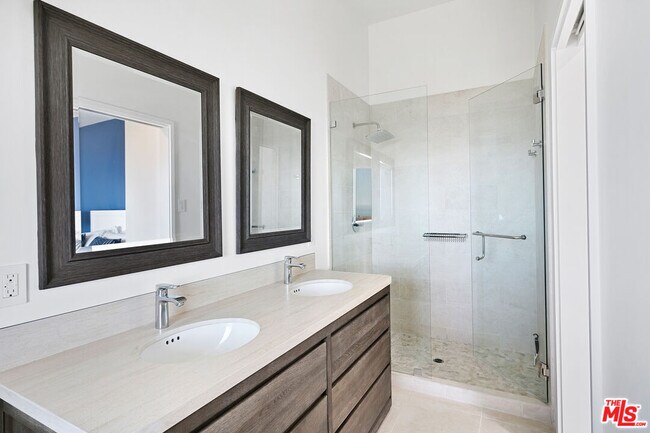 Building Photo - 6817 Seawatch Ln