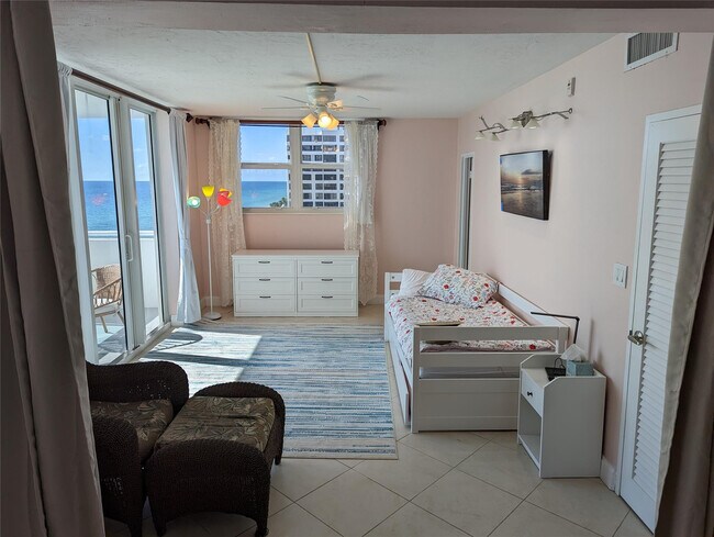 Building Photo - 3001 S Ocean Dr