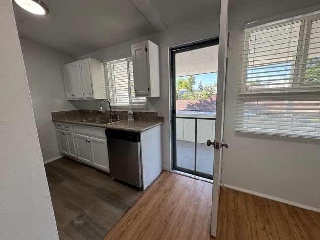 Interior Photo - Oakland Gardens