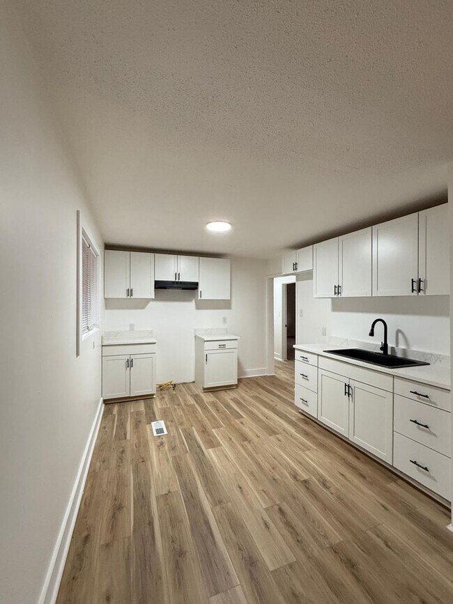 Building Photo - Beautifully Remodeled 4-Bedroom, 2-Bathroom Home with Modern Finishes in Benton!
