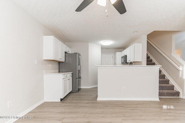 Building Photo - 7121 Blue Stream Ct