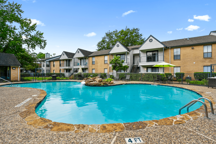 Primary Photo - Elm Creek Apartments