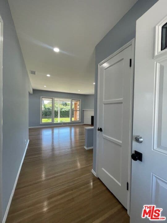 Building Photo - 7330 W 89th St