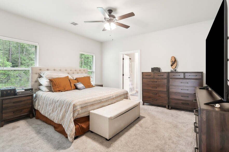 Building Photo - 60341 Sunset Oak Blvd