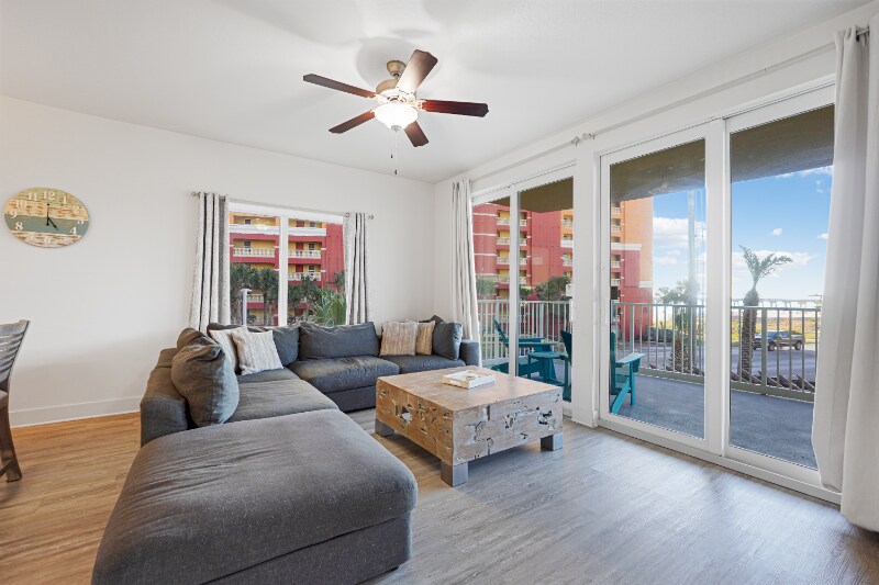 Building Photo - 15928 Front Beach Rd