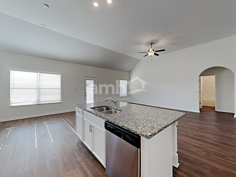 Building Photo - 2055 Shafer Dr