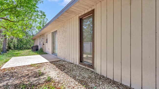 Building Photo - 1271 Sylvia Ave
